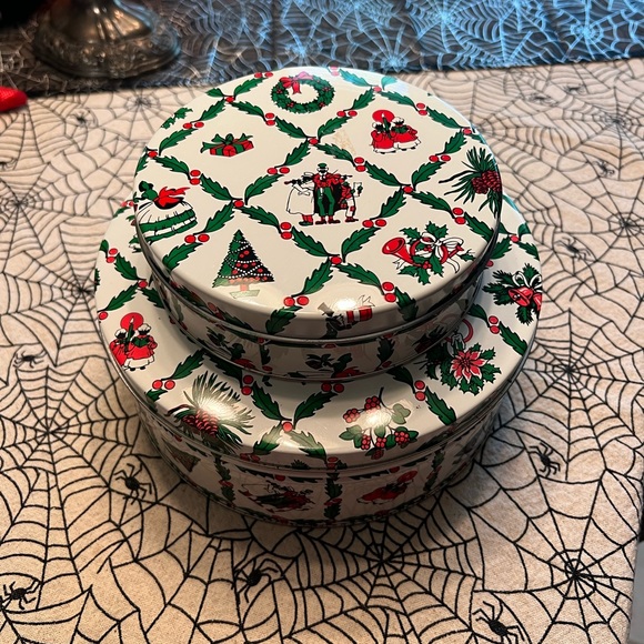 MCM Christmas Southern Belle Tin Set - Picture 3 of 5